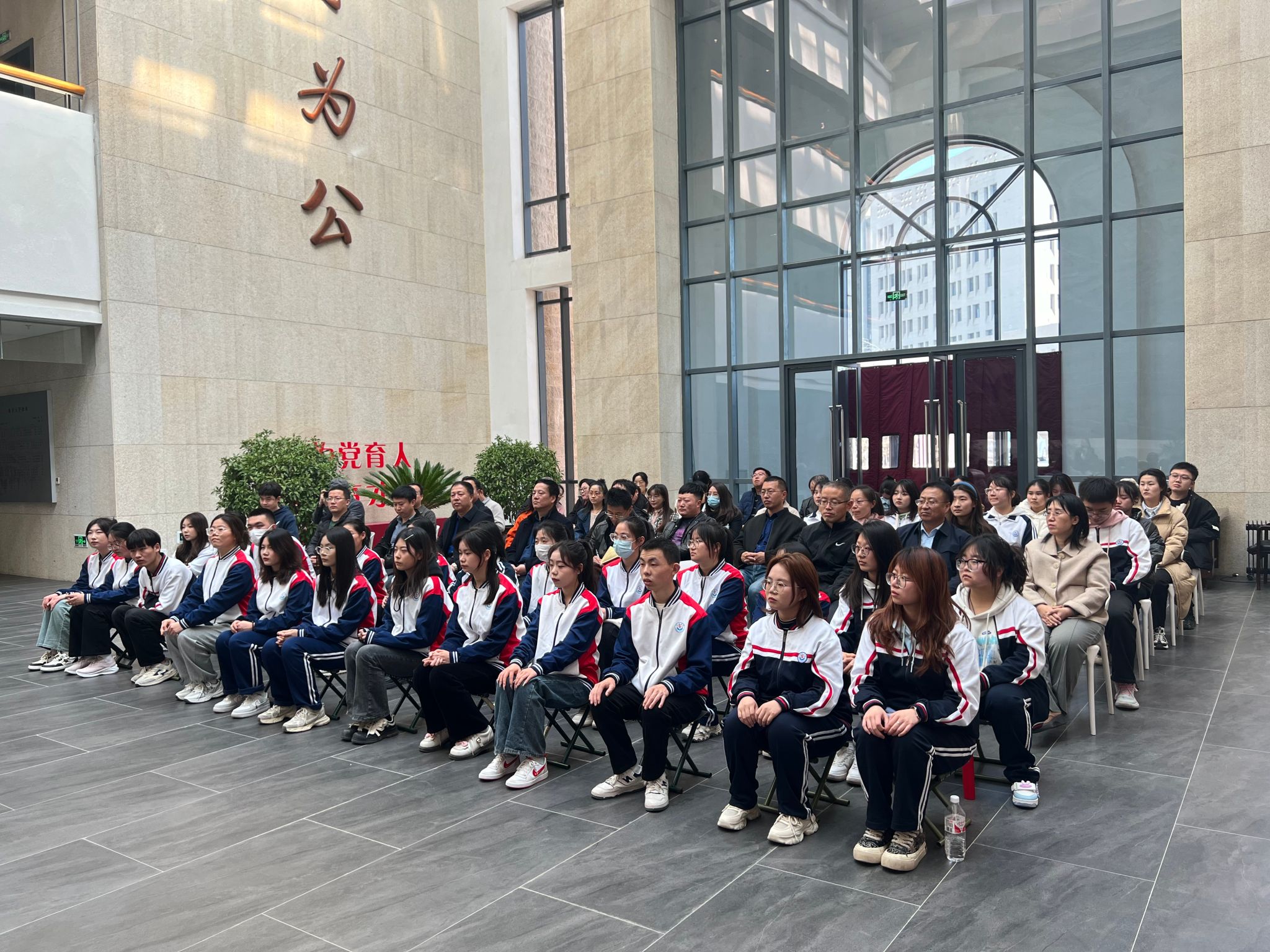 91制片厂
组织开展“重温校史校情 强化爱校情怀”校史馆参观活动