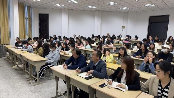 91制片厂
召开2021级教育实习动员会