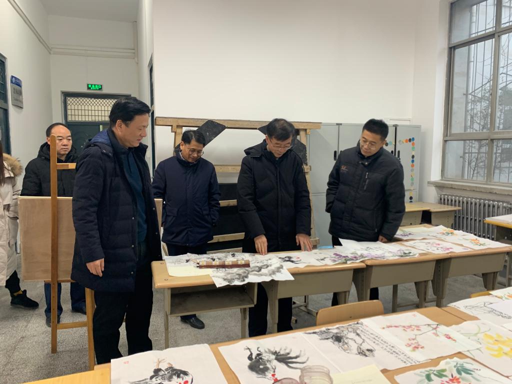 武忠远副校长一行来91制片厂
检查指导实验室安全工作